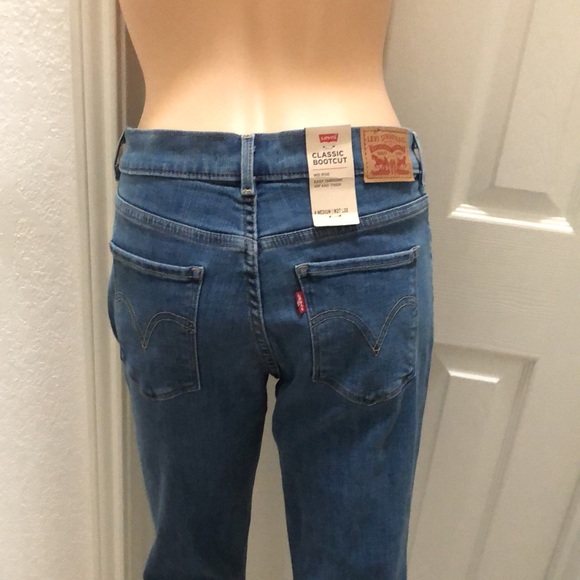 Levis Classic Bootcut Jeans - Picture 13 of 14
